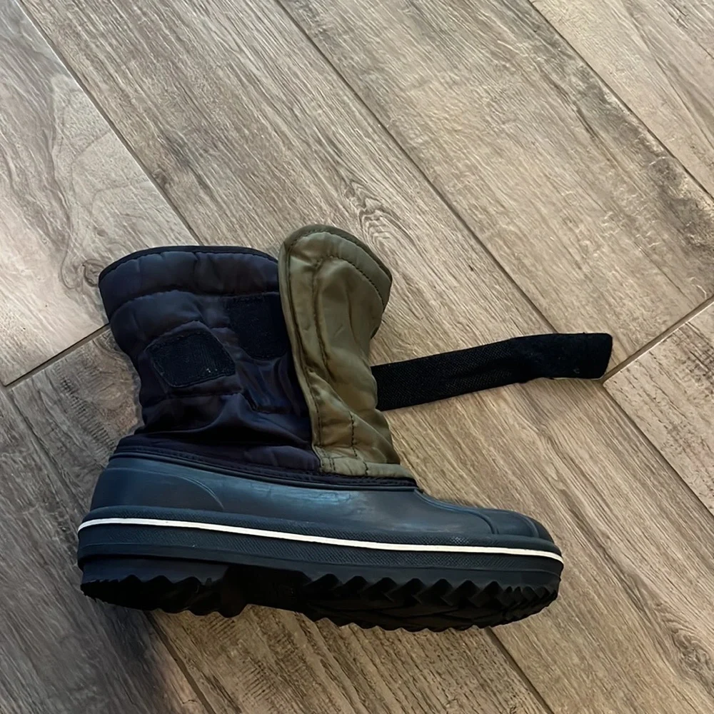 The Children’s Place faux fur lined snow boots, sz 4